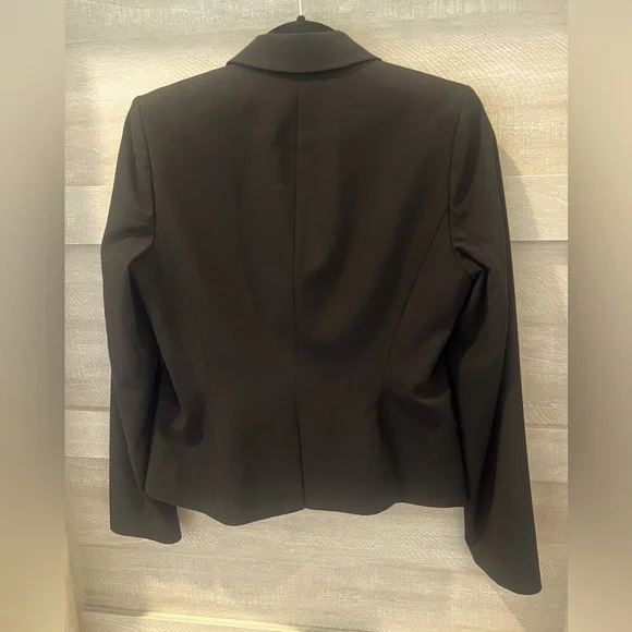 Calvin Klein, Luxe Stretch 2 Button Notch Lapel Long Sleeve Blazer,Size 8 Petite - Picture 2 of 4